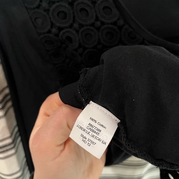 J.CREW Tiered Crochet Lace Shirt Crew Neck Casual Top - Small - Picture 4 of 5